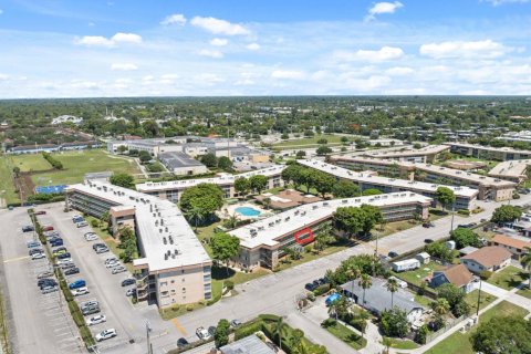 Copropriété à vendre à Palm Springs, Floride: 1 chambre, 70.98 m2 № 2177497 - photo 19