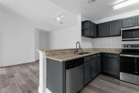 Condominio en alquiler en Orlando, Florida, 2 dormitorios, 93.18 m2 № 1913968 - foto 8