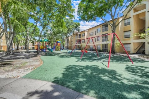 Condominio en alquiler en Orlando, Florida, 2 dormitorios, 93.18 m2 № 1913968 - foto 18