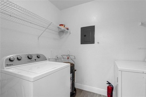 Condominio en alquiler en Orlando, Florida, 2 dormitorios, 93.18 m2 № 1913968 - foto 12