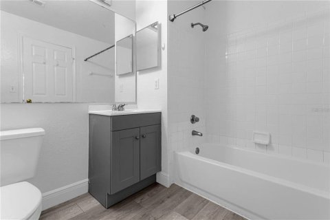 Condominio en alquiler en Orlando, Florida, 2 dormitorios, 93.18 m2 № 1913968 - foto 4