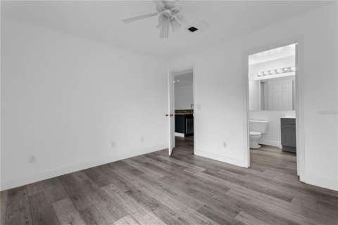 Condominio en alquiler en Orlando, Florida, 2 dormitorios, 93.18 m2 № 1913968 - foto 7