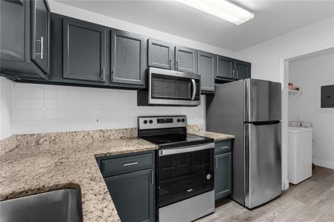 Condominio en alquiler en Orlando, Florida, 2 dormitorios, 93.18 m2 № 1913968 - foto 13