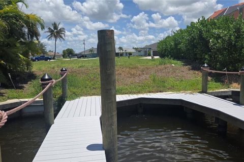 Terreno en venta en Cape Coral, Florida № 2167837 - foto 5