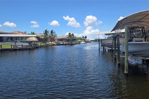 Terreno en venta en Cape Coral, Florida № 2167837 - foto 4