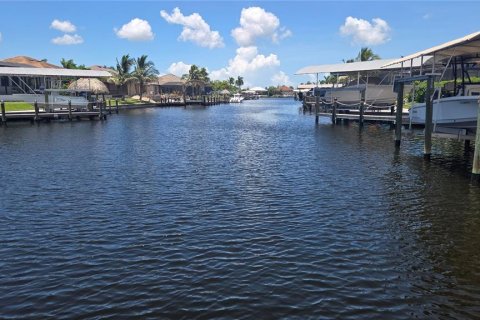 Terreno en Cape Coral, Florida № 2167837