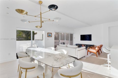 Condominio en alquiler en Miami Beach, Florida, 2 dormitorios, 127.93 m2 № 2043727 - foto 10
