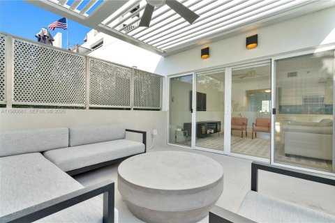Condominio en alquiler en Miami Beach, Florida, 2 dormitorios, 127.93 m2 № 2043727 - foto 24