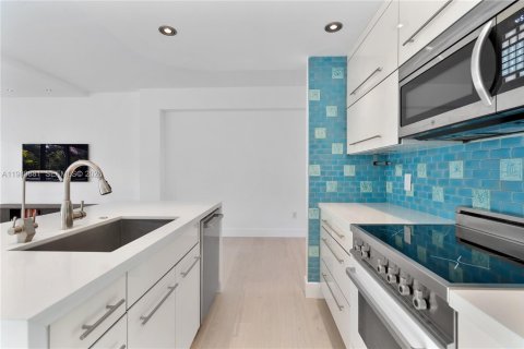 Condominio en alquiler en Miami Beach, Florida, 2 dormitorios, 127.93 m2 № 2043727 - foto 15