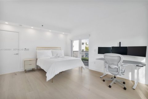 Condominio en alquiler en Miami Beach, Florida, 2 dormitorios, 127.93 m2 № 2043727 - foto 18