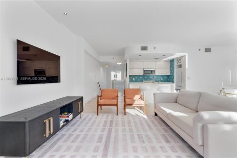 Condominio en alquiler en Miami Beach, Florida, 2 dormitorios, 127.93 m2 № 2043727 - foto 4