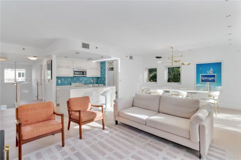 Condominio en alquiler en Miami Beach, Florida, 2 dormitorios, 127.93 m2 № 2043727 - foto 3