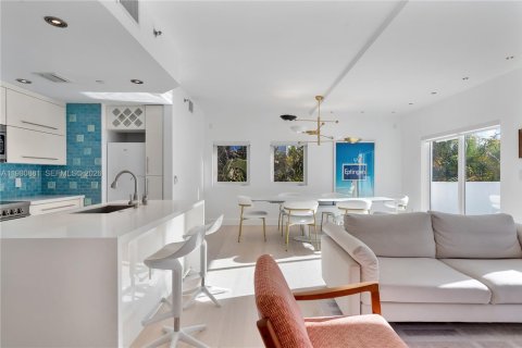 Condominio en alquiler en Miami Beach, Florida, 2 dormitorios, 127.93 m2 № 2043727 - foto 6