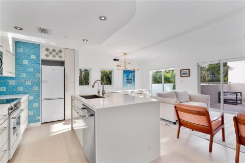 Condominio en alquiler en Miami Beach, Florida, 2 dormitorios, 127.93 m2 № 2043727 - foto 5