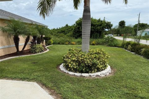 Casa en venta en Port Charlotte, Florida, 3 dormitorios, 149.85 m2 № 1919522 - foto 2