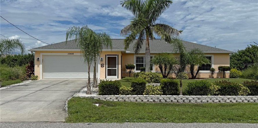 Casa en Port Charlotte, Florida 3 dormitorios, 149.85 m2 № 1919522