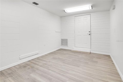 Propiedad comercial en venta en Orlando, Florida, 102.01 m2 № 2105657 - foto 19