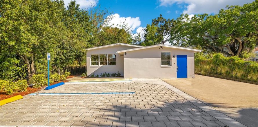Propiedad comercial en Orlando, Florida 102.01 m2 № 2105657