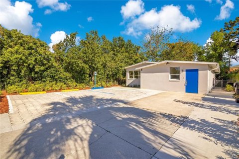 Propiedad comercial en venta en Orlando, Florida, 102.01 m2 № 2105657 - foto 2