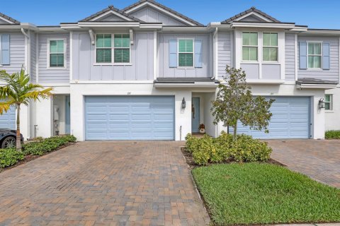 Touwnhouse à vendre à Stuart, Floride: 3 chambres, 184.5 m2 № 2382887 - photo 2