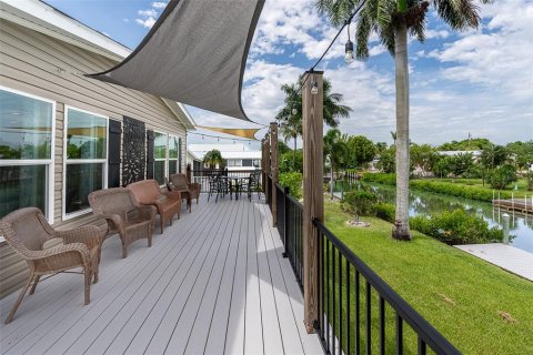 Apartment in Punta Gorda, Florida 3 bedrooms, 131.18 sq.m. № 2238487