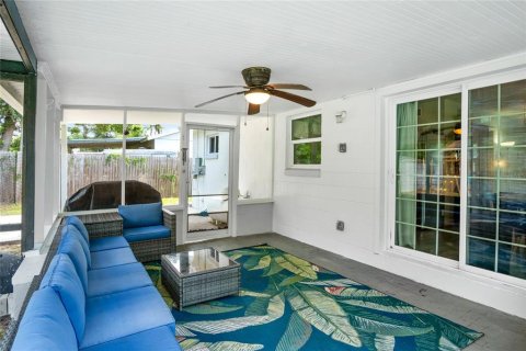 House in Orlando, Florida 3 bedrooms, 112.6 sq.m. № 2207427 - photo 19