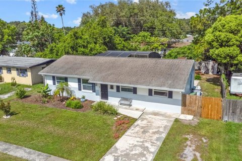 House in Orlando, Florida 3 bedrooms, 112.6 sq.m. № 2207427 - photo 30