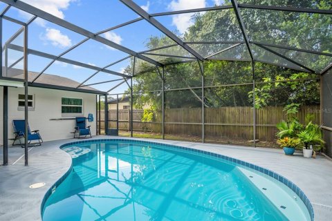 House in Orlando, Florida 3 bedrooms, 112.6 sq.m. № 2207427 - photo 23