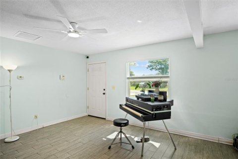House in Orlando, Florida 3 bedrooms, 112.6 sq.m. № 2207427 - photo 5