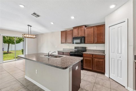 Villa ou maison à vendre à Tampa, Floride: 4 chambres, 179.77 m2 № 2223658 - photo 7