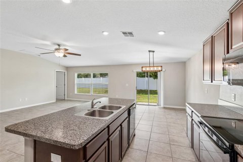 Villa ou maison à vendre à Tampa, Floride: 4 chambres, 179.77 m2 № 2223658 - photo 6