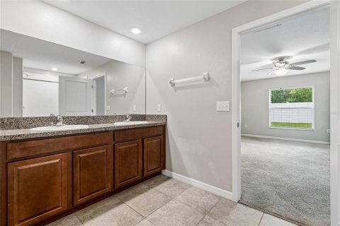 Villa ou maison à vendre à Tampa, Floride: 4 chambres, 179.77 m2 № 2223658 - photo 12