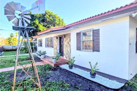 Touwnhouse à louer à Miami, Floride: 3 chambres, 176.51 m2 № 1967052 - photo 3