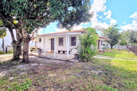 Touwnhouse à louer à Miami, Floride: 3 chambres, 176.51 m2 № 1967052 - photo 10