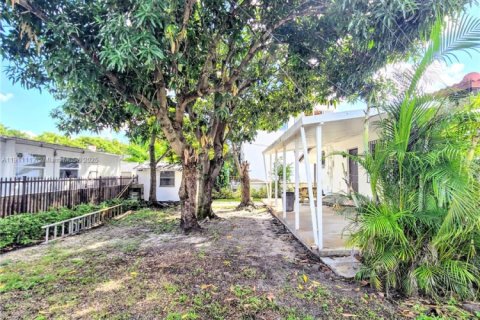 Touwnhouse à louer à Miami, Floride: 3 chambres, 176.51 m2 № 1967052 - photo 9