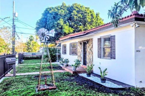 Touwnhouse à louer à Miami, Floride: 3 chambres, 176.51 m2 № 1967052 - photo 4