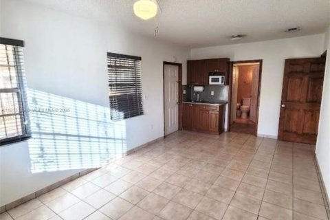 Touwnhouse à louer à Miami, Floride: 3 chambres, 176.51 m2 № 1967052 - photo 29