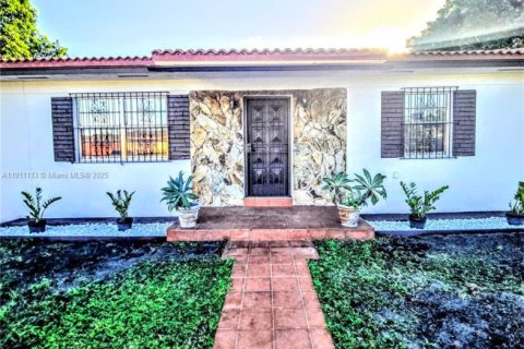 Touwnhouse à louer à Miami, Floride: 3 chambres, 176.51 m2 № 1967052 - photo 1