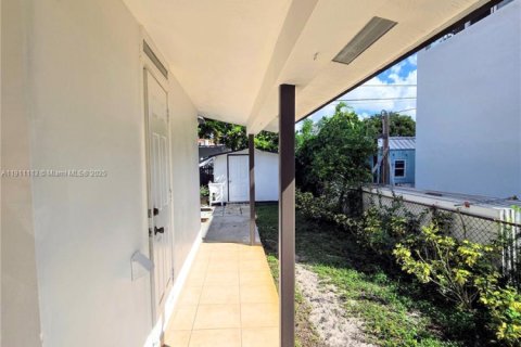 Touwnhouse à louer à Miami, Floride: 3 chambres, 176.51 m2 № 1967052 - photo 24