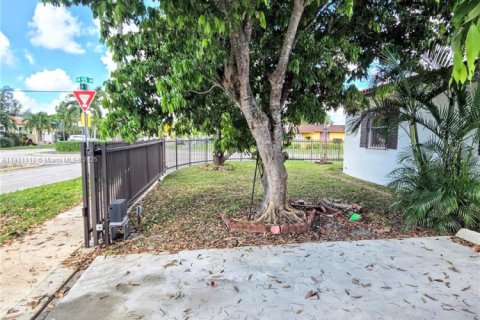 Touwnhouse à louer à Miami, Floride: 3 chambres, 176.51 m2 № 1967052 - photo 6