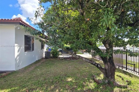 Touwnhouse à louer à Miami, Floride: 3 chambres, 176.51 m2 № 1967052 - photo 8