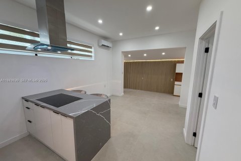 Villa ou maison à louer à North Miami, Floride: 1 chambre, 157.28 m2 № 2046134 - photo 5