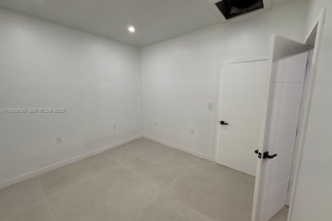 Villa ou maison à louer à North Miami, Floride: 1 chambre, 157.28 m2 № 2046134 - photo 14
