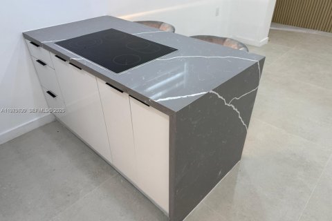 Villa ou maison à louer à North Miami, Floride: 1 chambre, 157.28 m2 № 2046134 - photo 7