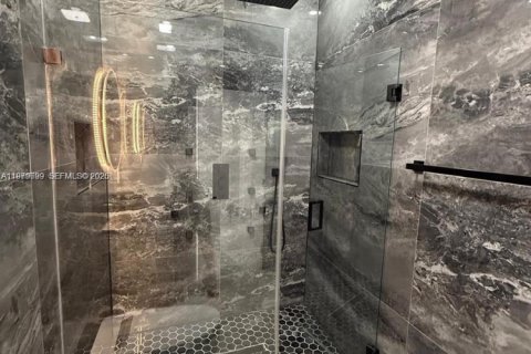 Villa ou maison à louer à North Miami, Floride: 1 chambre, 157.28 m2 № 2046134 - photo 21