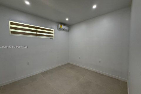 Villa ou maison à louer à North Miami, Floride: 1 chambre, 157.28 m2 № 2046134 - photo 13