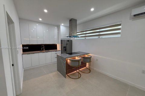 Villa ou maison à North Miami, Floride 1 chambre, 157.28 m2 № 2046134