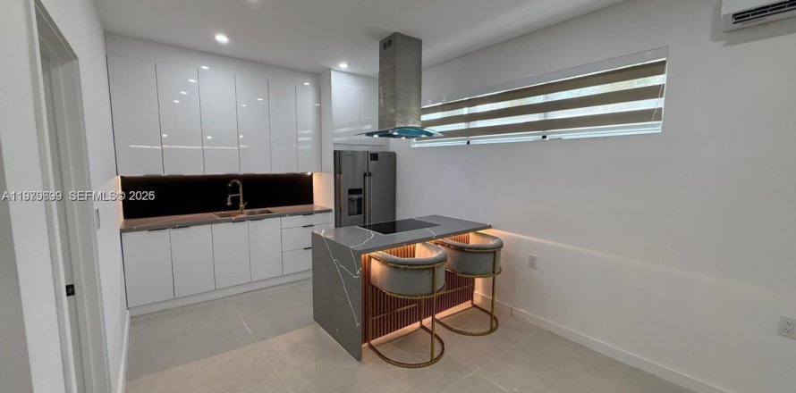Villa ou maison à North Miami, Floride 1 chambre, 157.28 m2 № 2046134