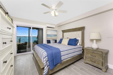 Condo in Englewood, Florida, 4 bedrooms  № 1560297 - photo 13