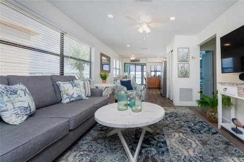 Condo in Englewood, Florida, 4 bedrooms  № 1560297 - photo 30